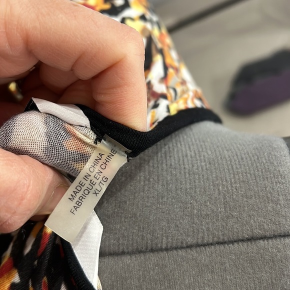 Colourful dress with black piping - Picture 9 of 9